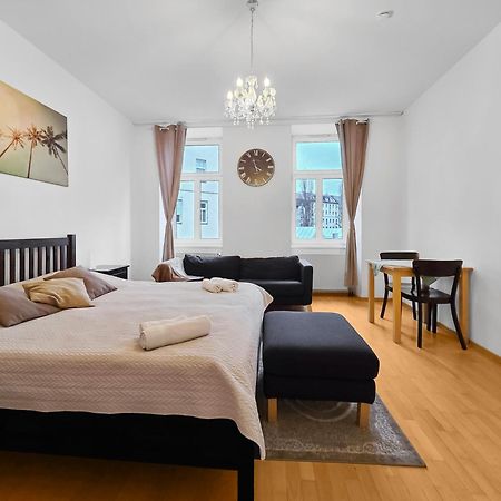 Three King-Size Beds, Three Bedrooms Відень Екстер'єр фото