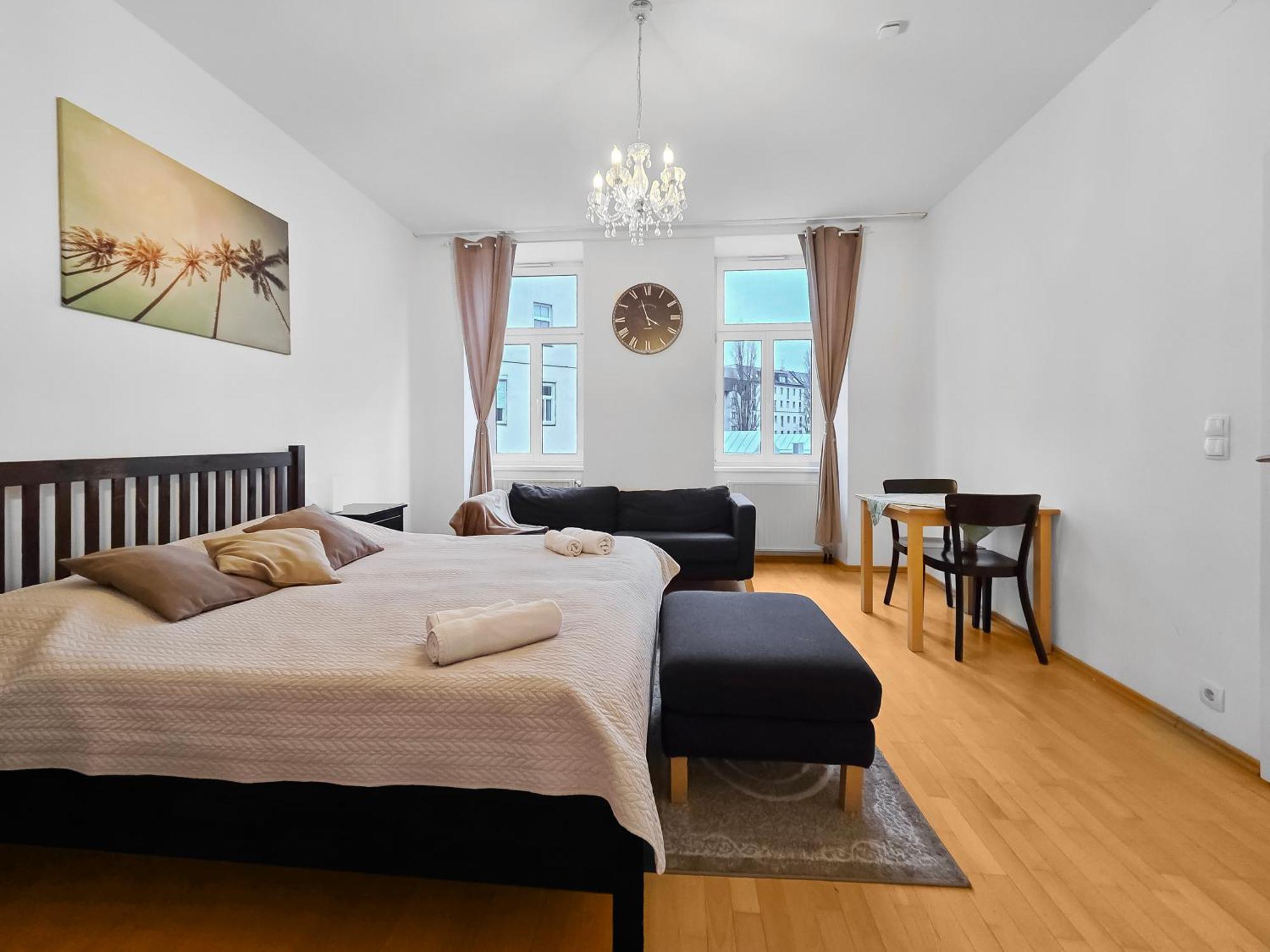 Three King-Size Beds, Three Bedrooms Відень Екстер'єр фото
