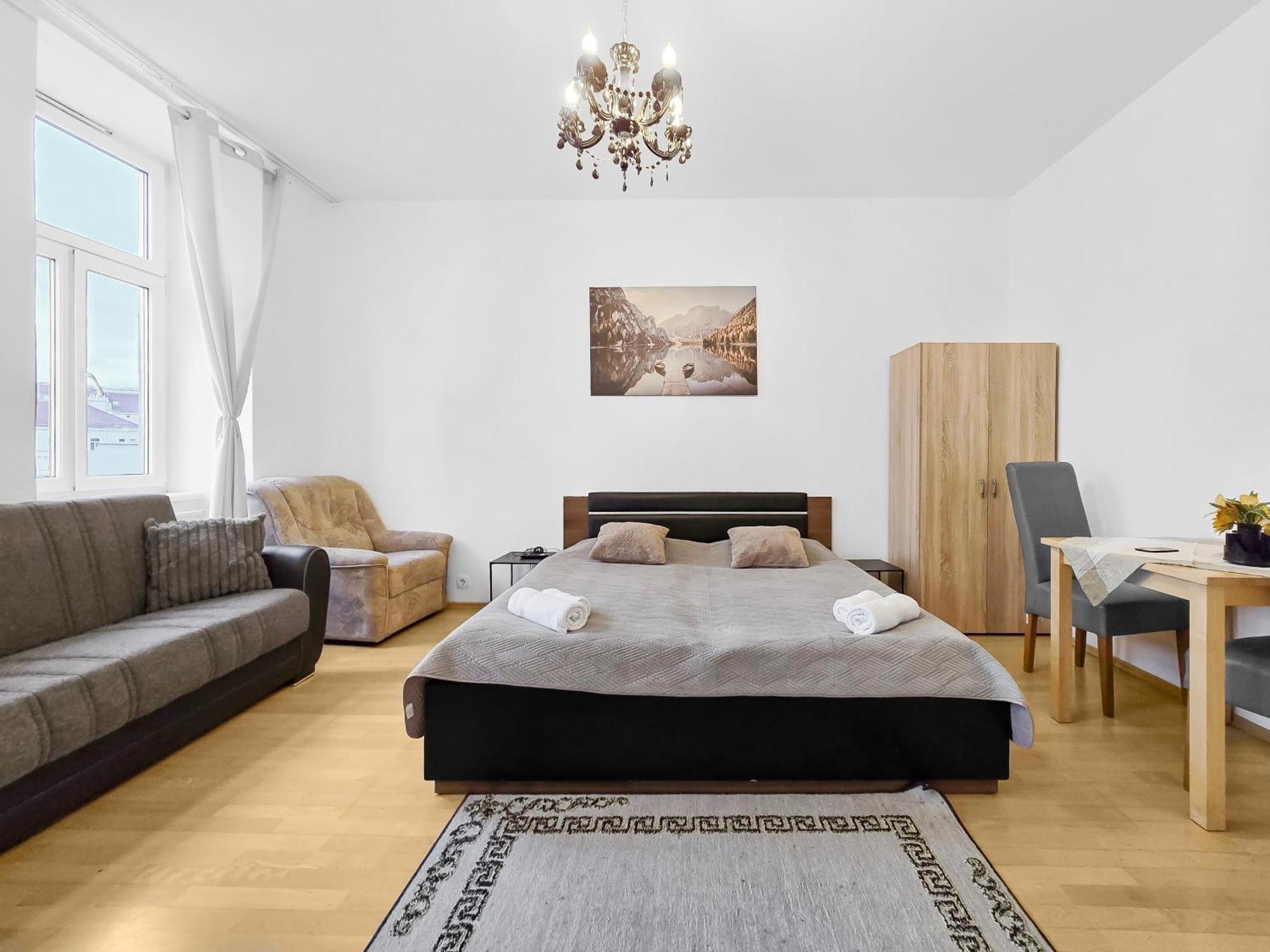 Three King-Size Beds, Three Bedrooms Відень Екстер'єр фото
