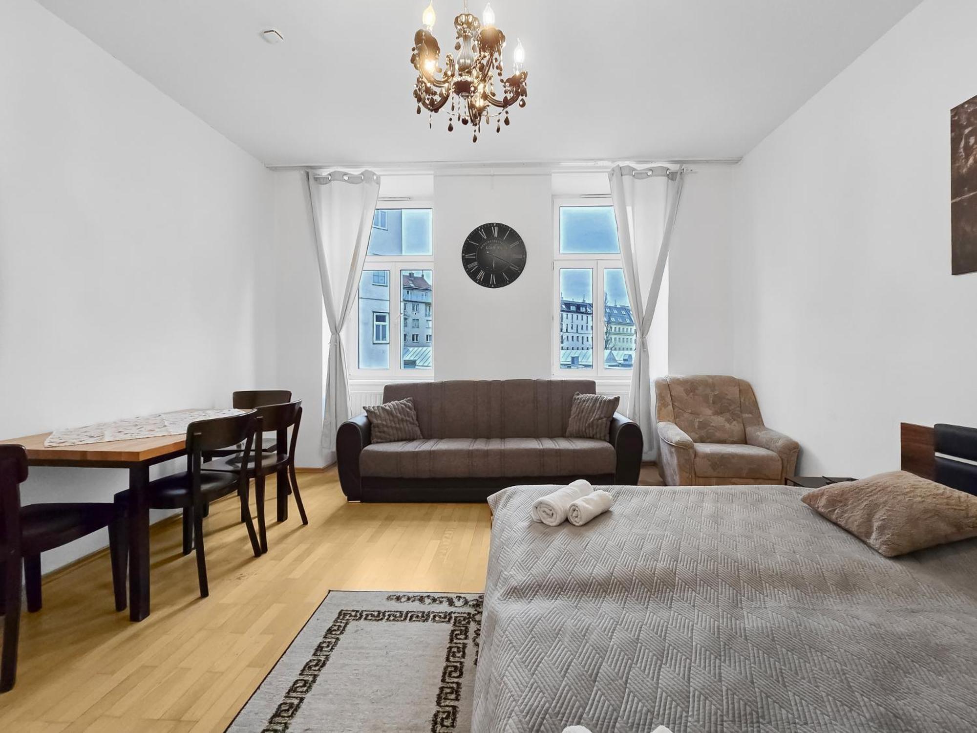 Three King-Size Beds, Three Bedrooms Відень Екстер'єр фото